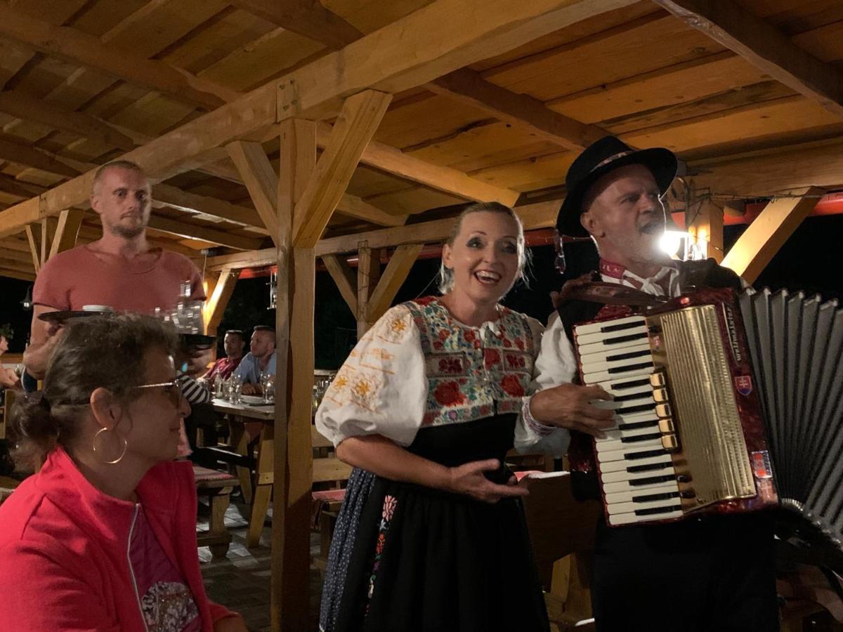 Penzion Turista Banská Štiavnica Exterior foto